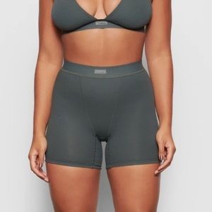 SKIMS - cotton rubbed boxers